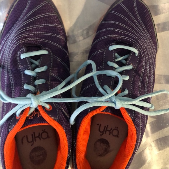 Ryka Sneakers. - Picture 2 of 8